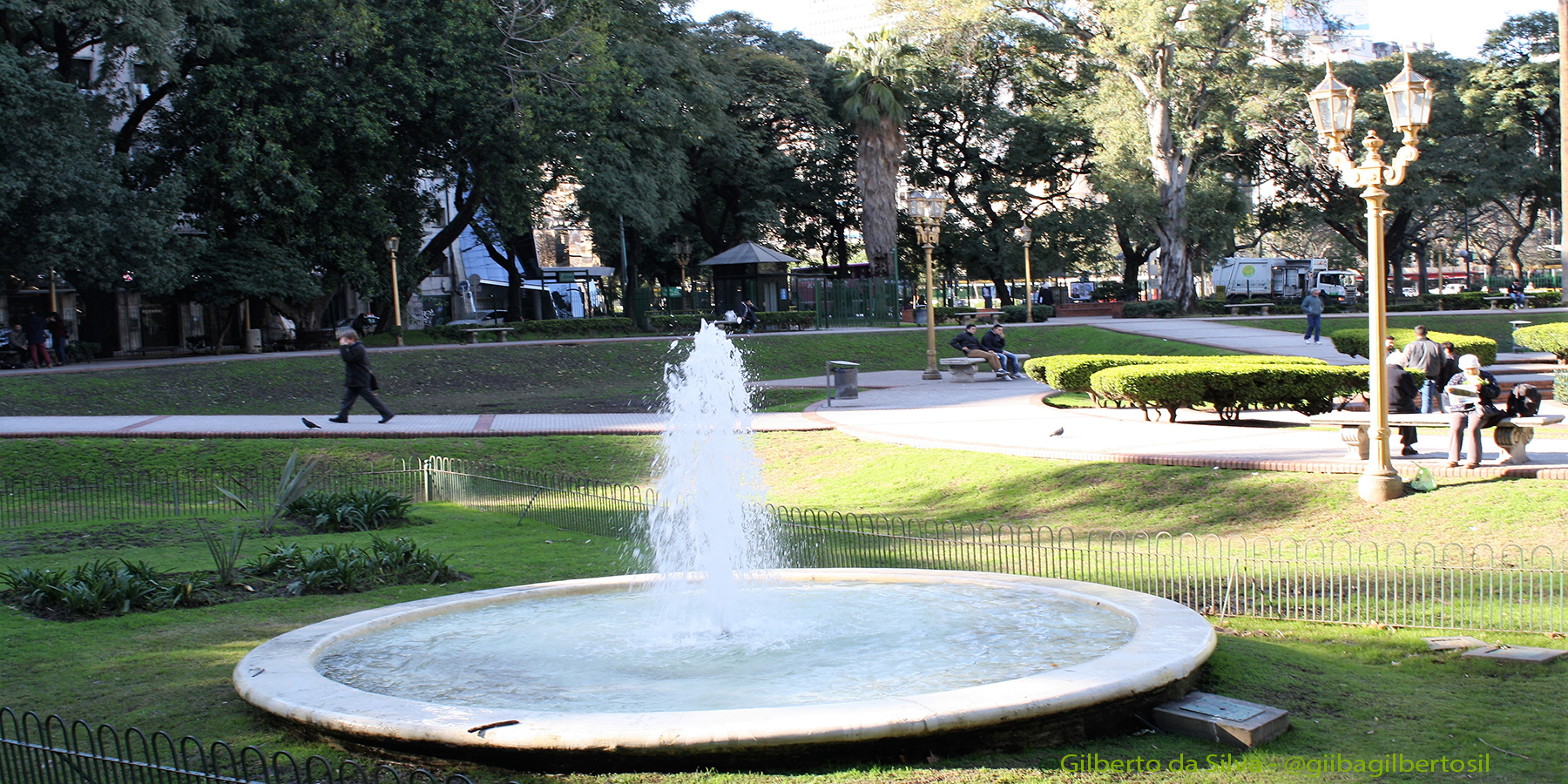 A cena – poesia singular