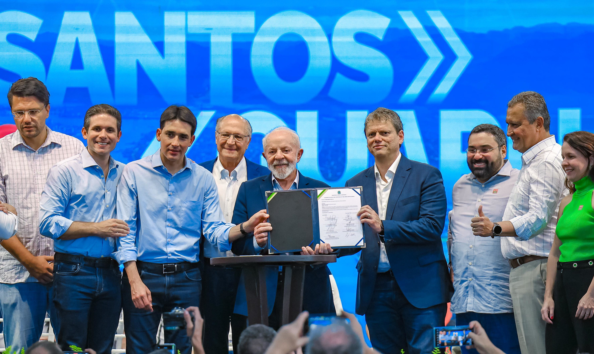 Lula anuncia edital para obra do túnel Santos-Guarujá