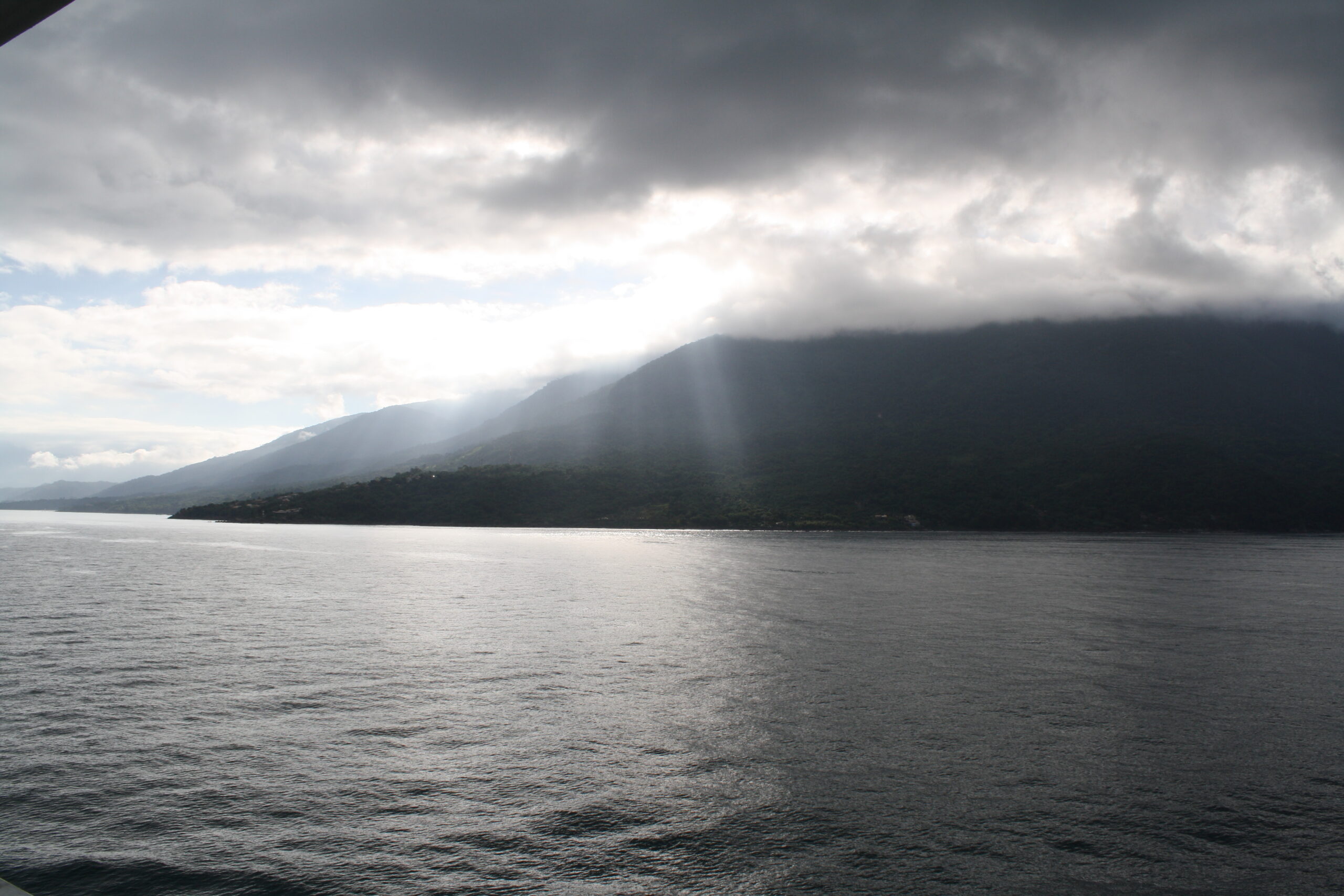 JANELAS, PORTAS E DITADOS