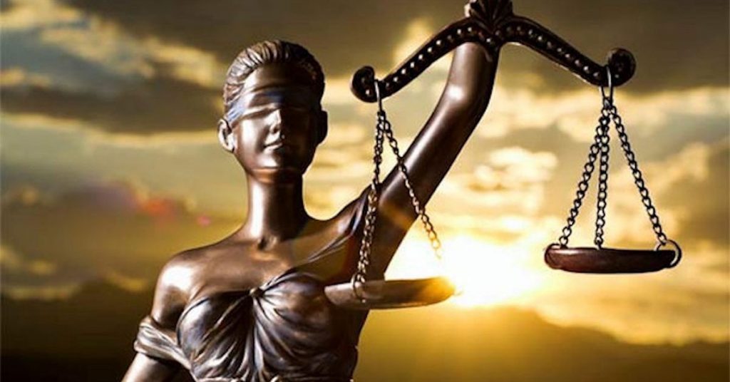 MONIQUE VACILOU, MAS É INOCENTE