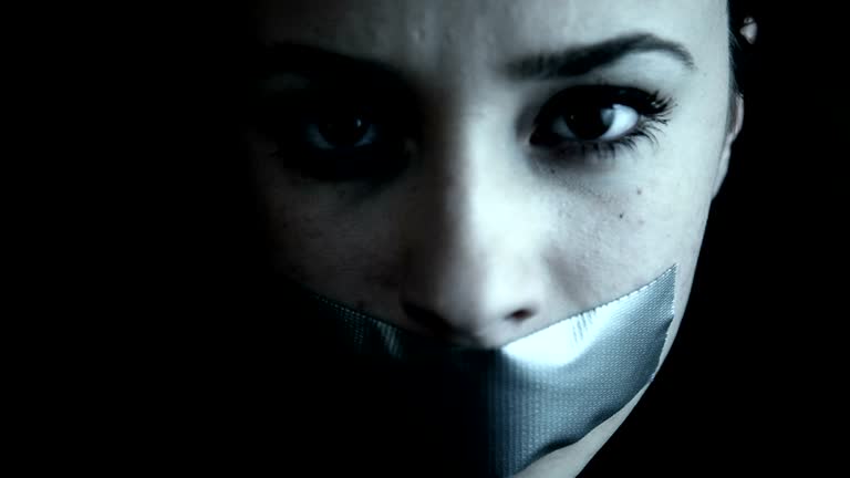 Submissa? Nunca. A elegância de quem sabe ocupar seu espaço