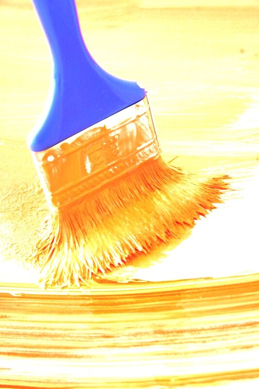 Professor/tutor: uma análise sobre o seu papel e importância na EaD