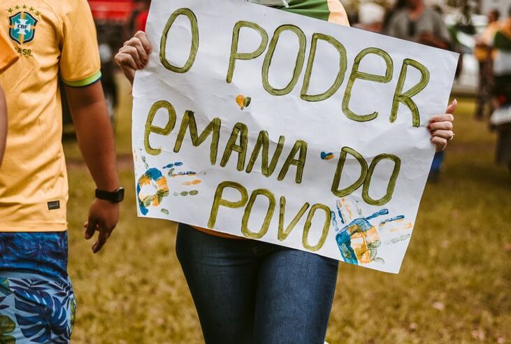 O PODER EMANA DO POVO…