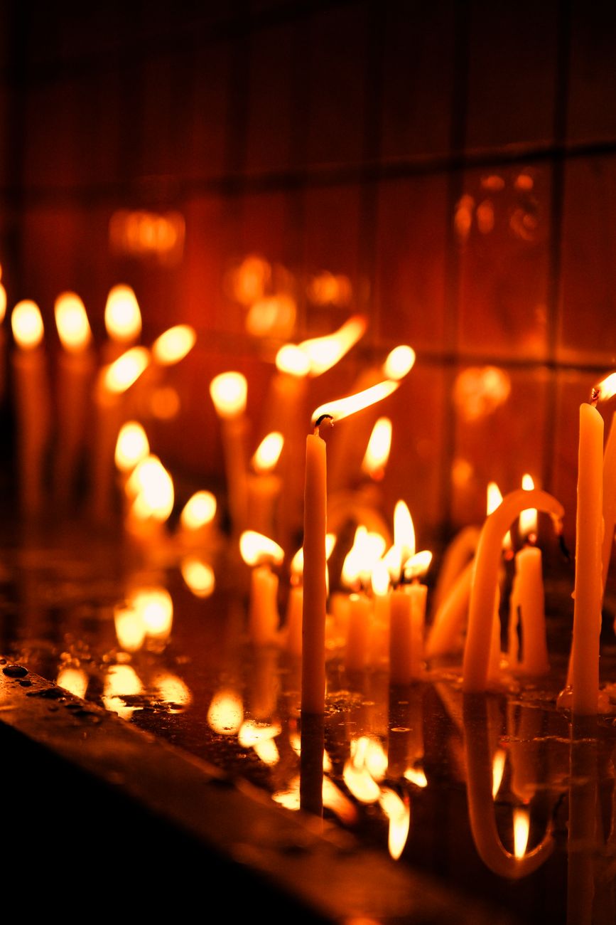 serene candlelight reflections in the dark