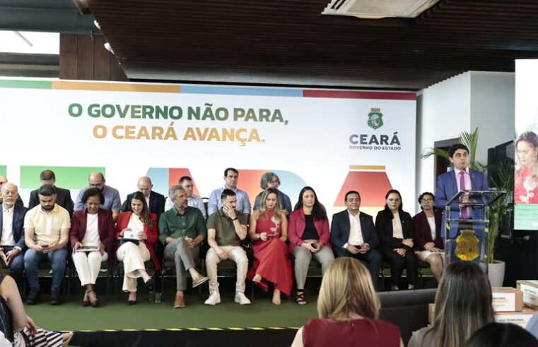 Universidade Aberta do Brasil fortalece polos no Ceará com entrega de computadores
