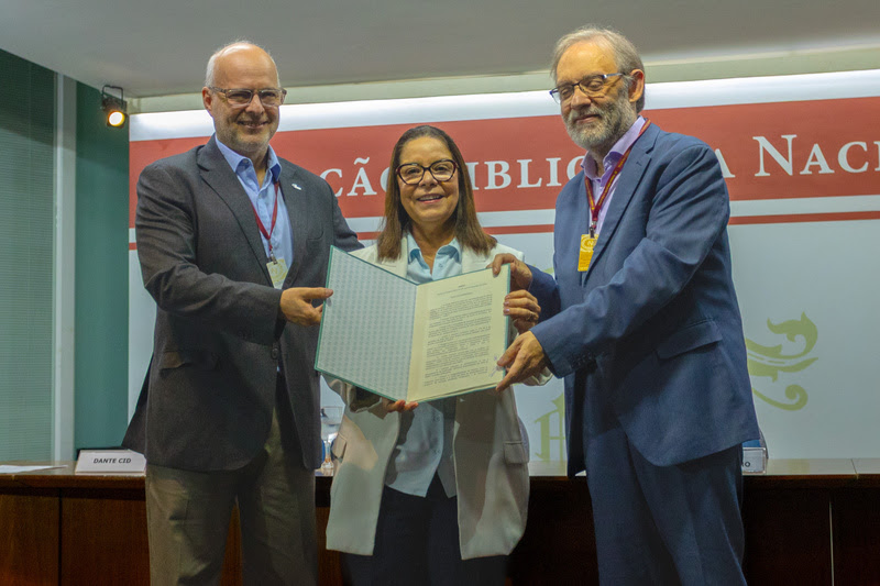 CAPES e Biblioteca Nacional firmam termo de adesão ao Portal de Periódicos