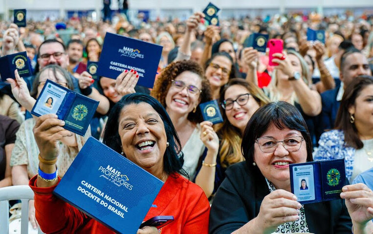 MEC envia mensagem a professores sobre solicitação da CNDB