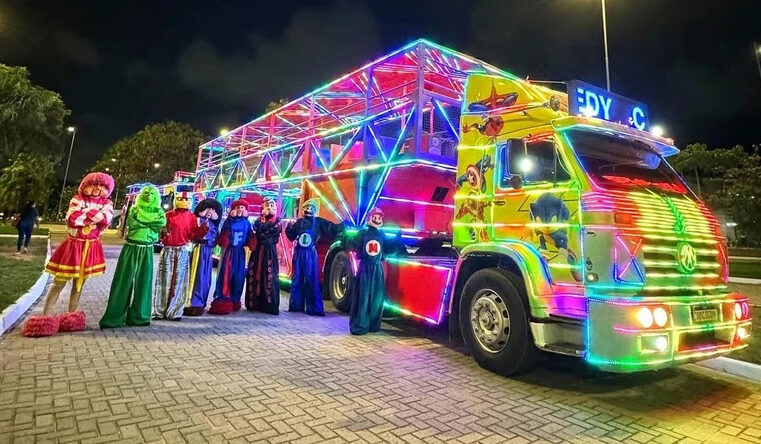 Carreta da Infância Segura leva super-heróis às ruas do centro do Recife em ação de reforço contra a violência infantojuvenil
