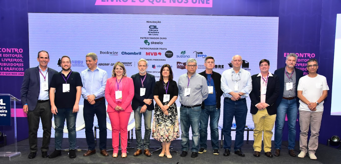 Manifesto das Entidades do Livro contra a decisão do governo de São Paulo de não aderir ao Programa Nacional do Livro Didático (PNLD)